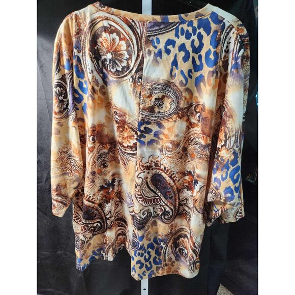 Thomas and Olivia top captures attention & creates a lasting impression. Size 2X - Picture 2 of 13